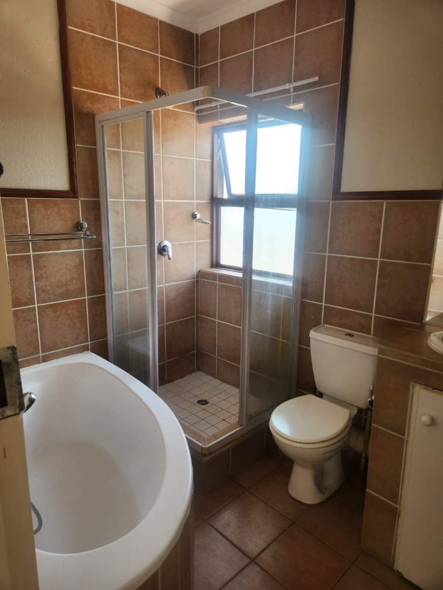 3 Bedroom Property for Sale in Azalea Park North West